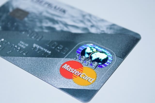 crypto mastercard contactless card czechia