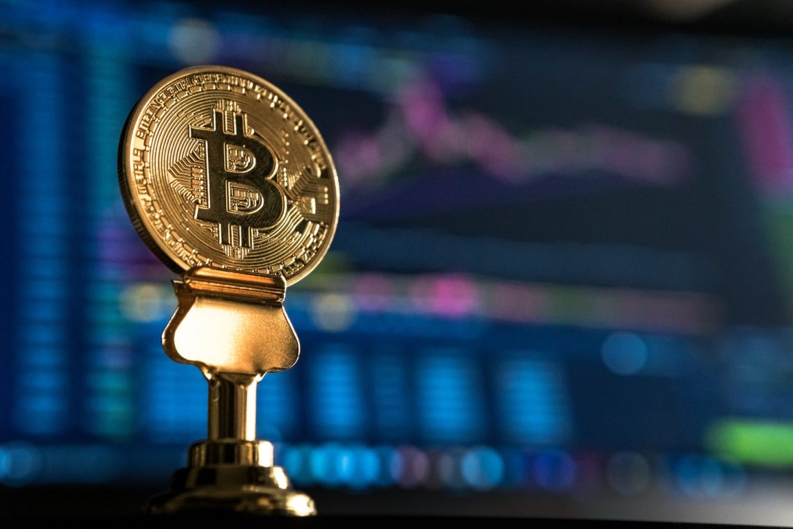 Novice Bitcoin Traders Sold While Old Hands Bought The Dip