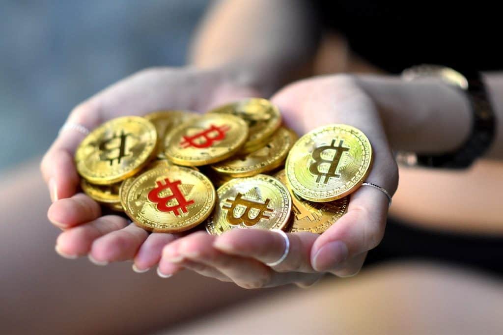 Strong hands continue to hold Bitcoin despite looming death cross scares