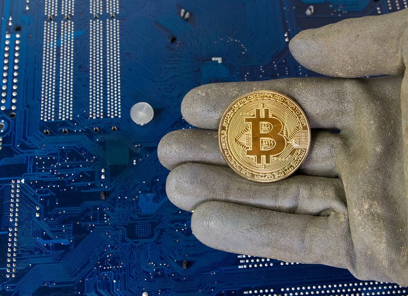 Bitcoin Booms In Mining Difficulty But Traders Face Losses As FOMO Fades thumbnail
