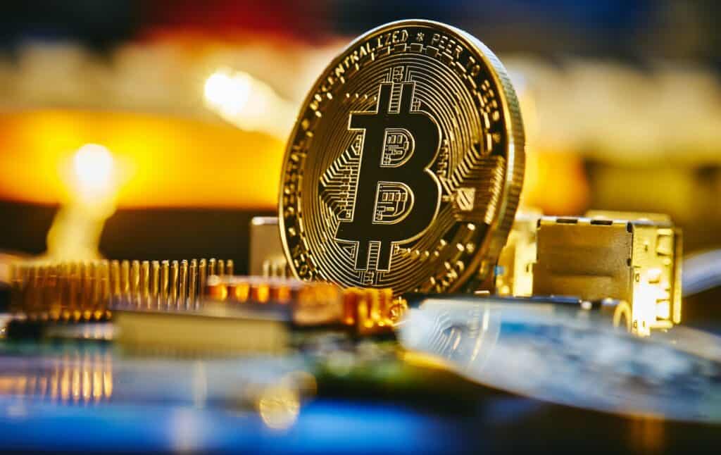 Coinbase vs. SEC Epic Clash Steals Spotlight from Bitcoin ETF 2 Coinbase